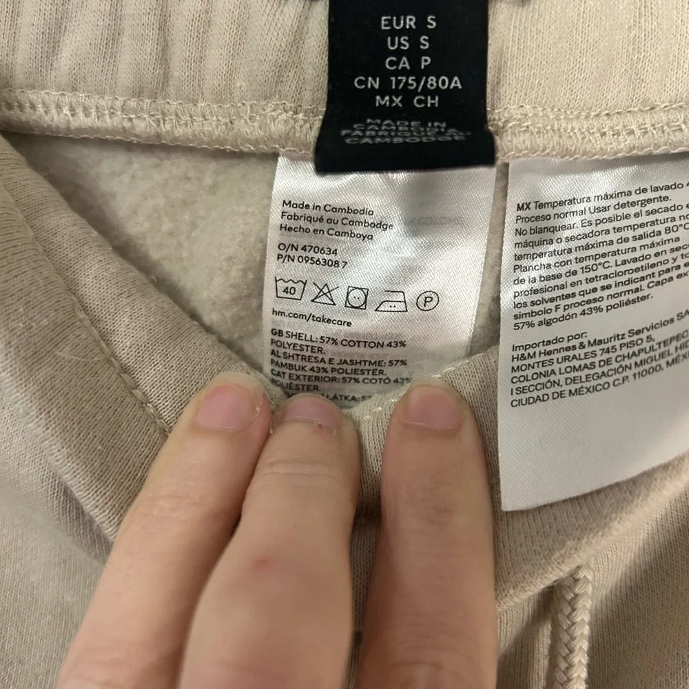 Men’s H&M Beige Casual Drawstring Shorts, Size S